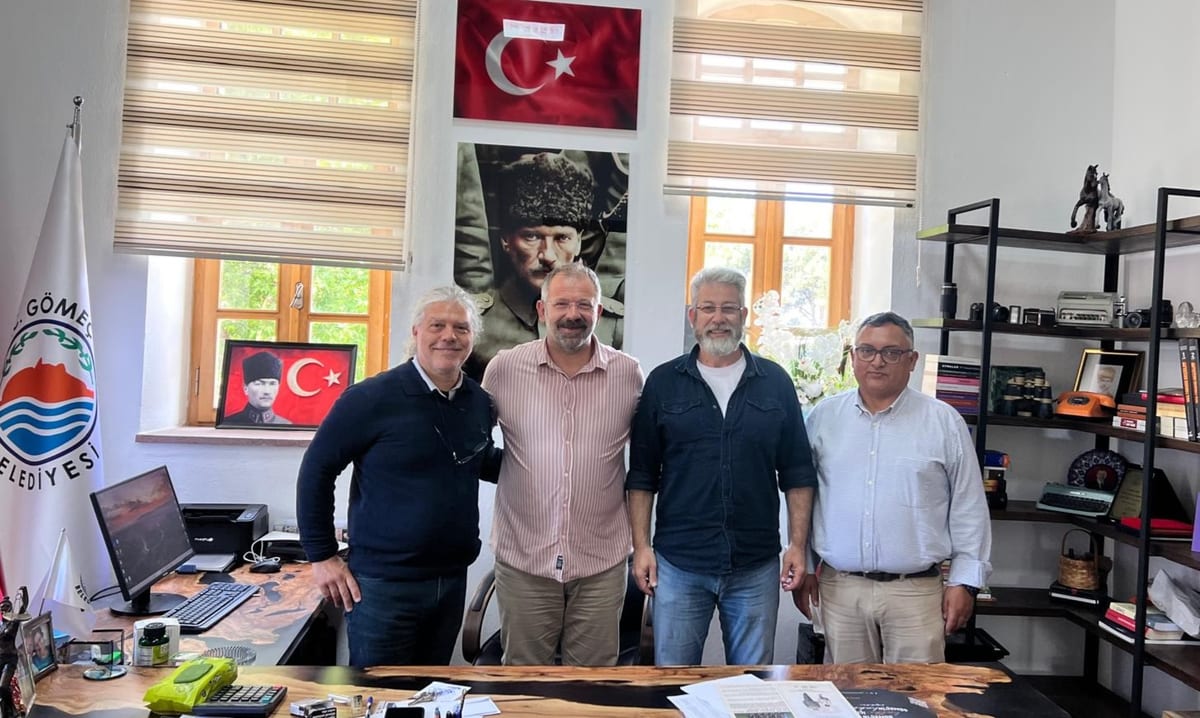 Gömeç Zeytinciler Derneği Yönetimi olarak Gömeç Belediye Başkanımız Sn. Melih Bağcı'yı Makamında Ziyaret Ettik
