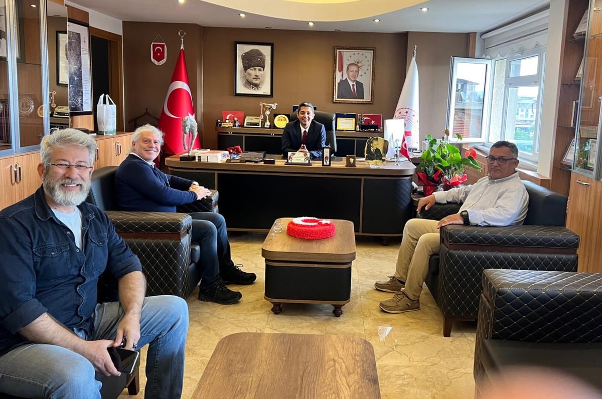Gömeç Zeytinciler Derneği Yönetimi olarak, Kaymakamımız Sn. Mehmet Nesip Mahir'e 14 mayıs 2026 tarihinde bir ziyaret gerçekleştirdik.